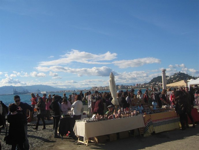 Mercadillo artesanal de los baños del Carmen, en Málaga 