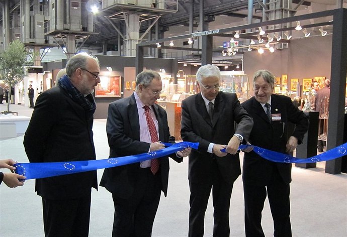 El conseller inaugura el XXV Salón de Arte y Antigüedades de Barcelona