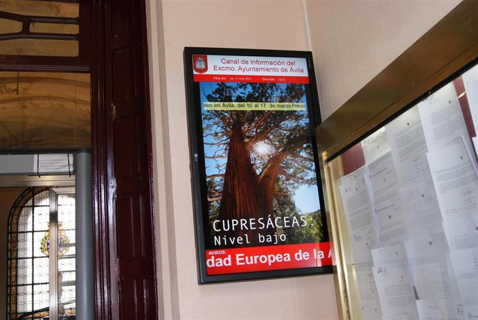 Cartel municipal sobre el nivel de polen.