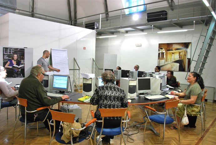 mayores biblioteca internet orenadores