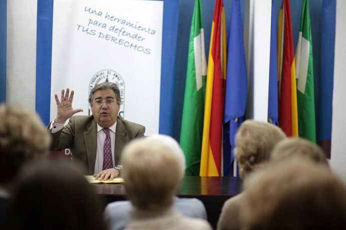 Zoido reunido con consumidores de Hispalis