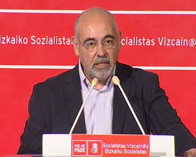 Pastor: "PNV intenta devaluar las instituciones"