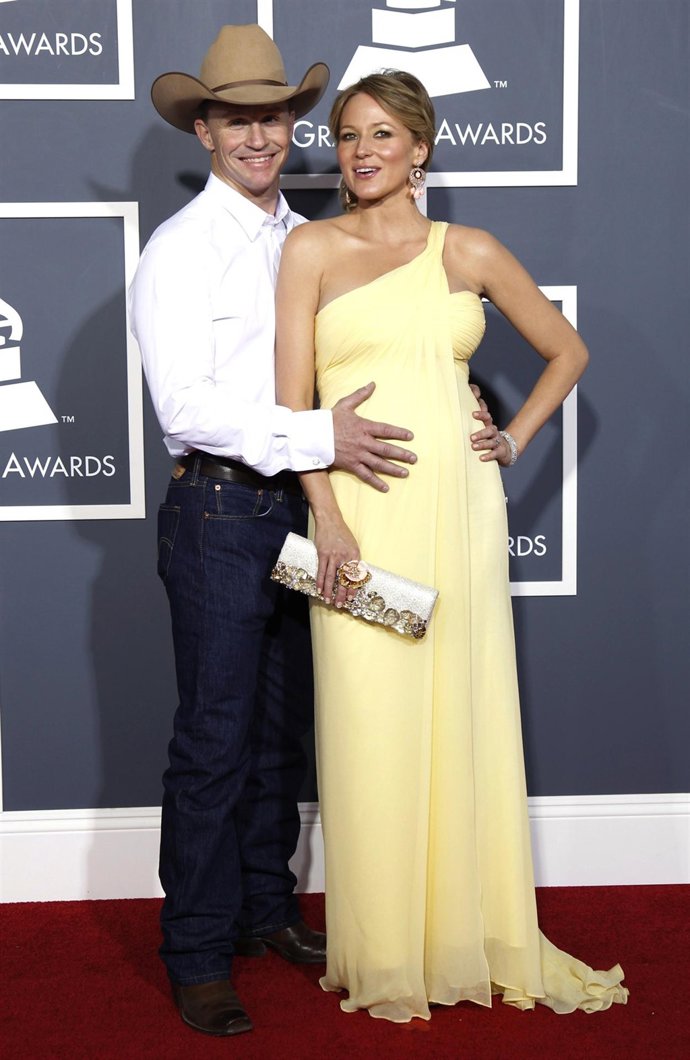 Jewel y su marido en una entrega de premios