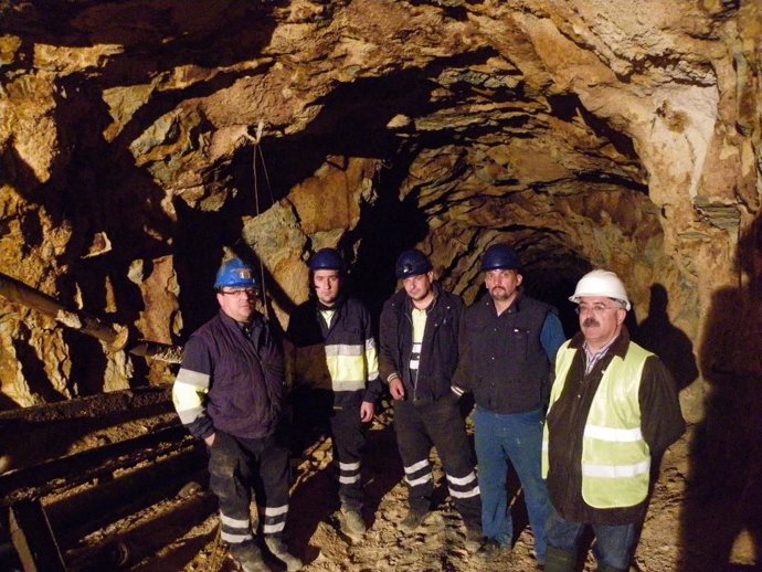 Los mineros de EMED  Tartessus encerrados en la mina.