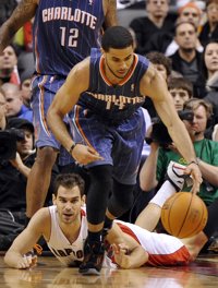Los Raptors de Calderón caen en casa