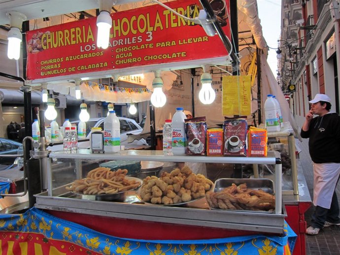 Puesto de churros y buñuelos en Valencia