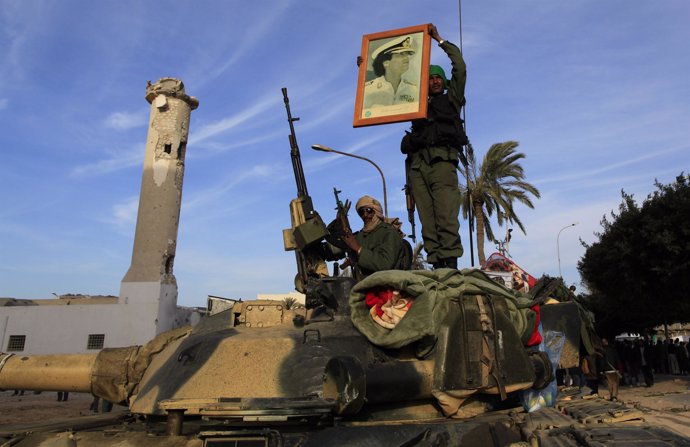 Militares libios leales a Gadafi en Zawiya
