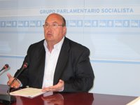 PSOE dice que el PP encarga el PHN a quien hizo los informes para que Murcia se "cargara" el Estatuto de C-LM