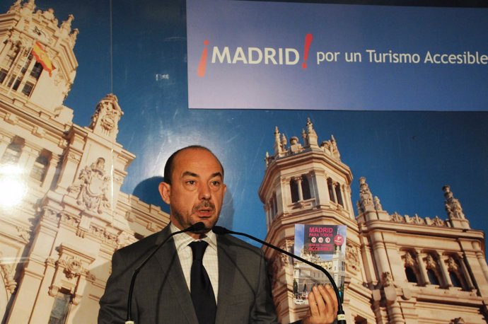 Villanueva presenta la Guía de Turismo Accesible de Madrid