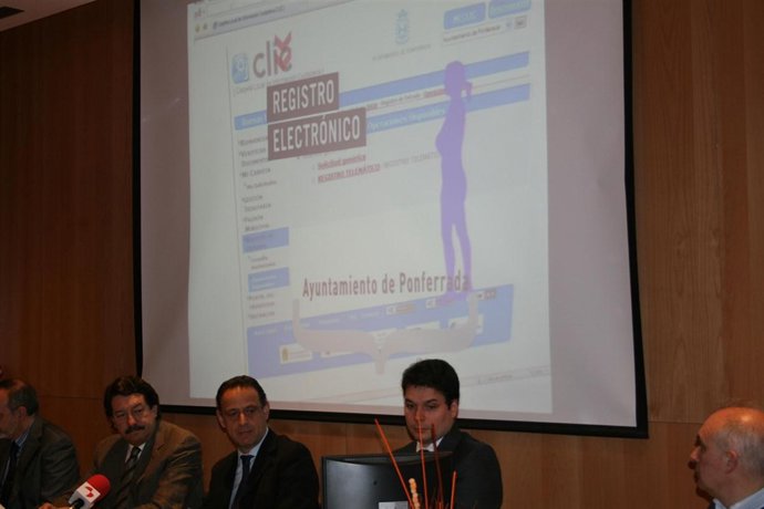 Presentación de la 'Carpeta Ciudadana' de Laguna