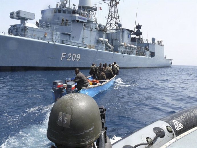 Piratas somalíes son capturados en aguas de Somalia