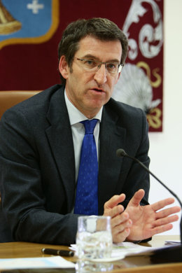 alberto nuez feijoo informa en rolda de prensa dos asuntos abordados na reunion 