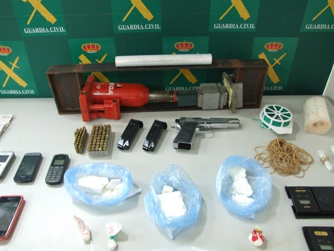 NP Guardia Civil (La Guardia Civil Detiene A Siete Personas Por Tráfico De Droga