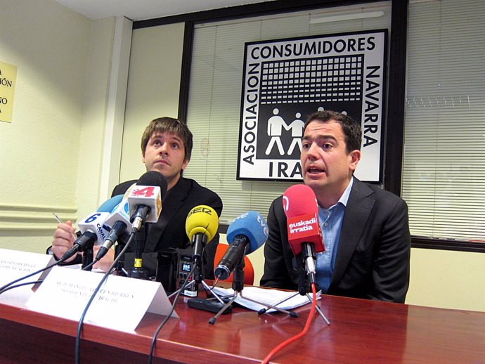 Alberto Lazcoz y Manuel Arizcun, en representación de la Asociación de Consumido