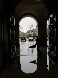 El aguacero de Barcelona provoca goteras e inundaciones en el Parlament