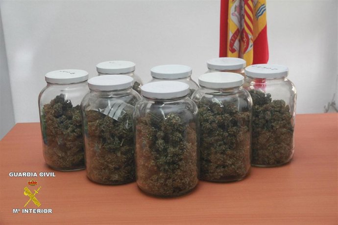 La Guardia Civil se incauta de un kilo de marihuana en Peralta.