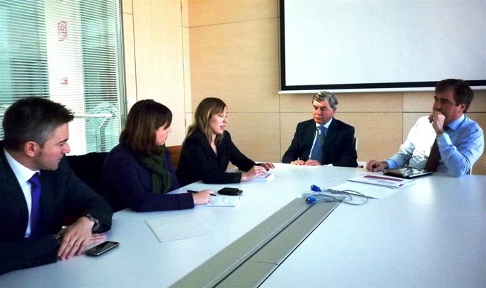 Nota Y Foto Reunión Con ASCENTIC