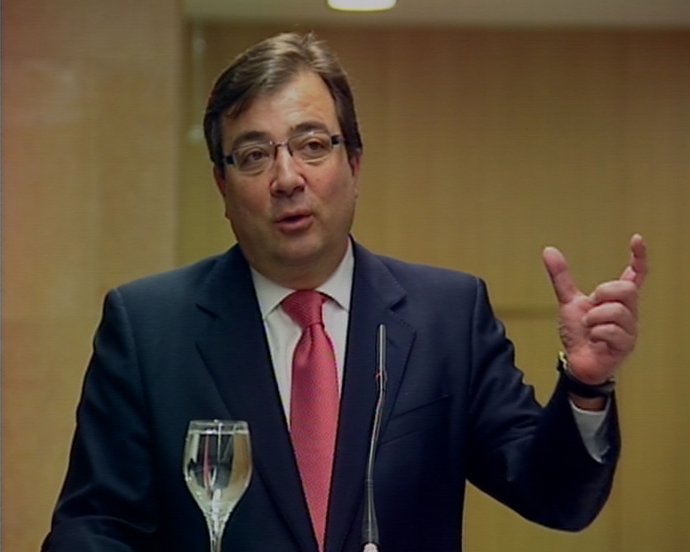 Vara inagura Palacio de congresos de Cáceres