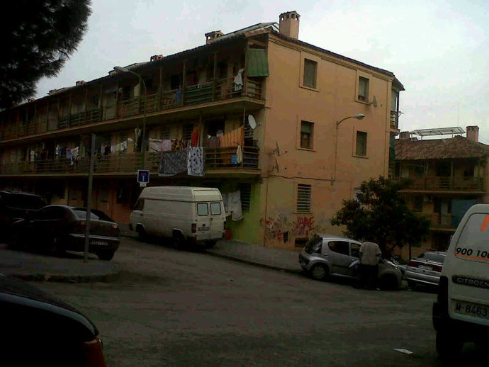 colonia de Los Olivos en Latina