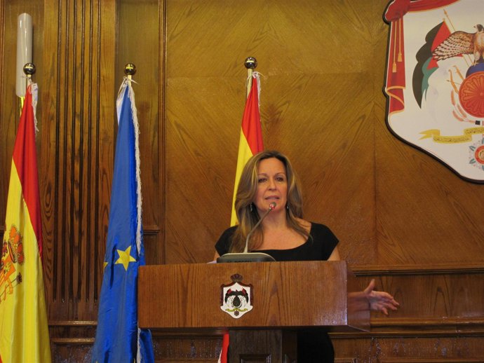La ministra de Asuntos Exteriores, Trinidad Jiménez, en Amán (Jordania)