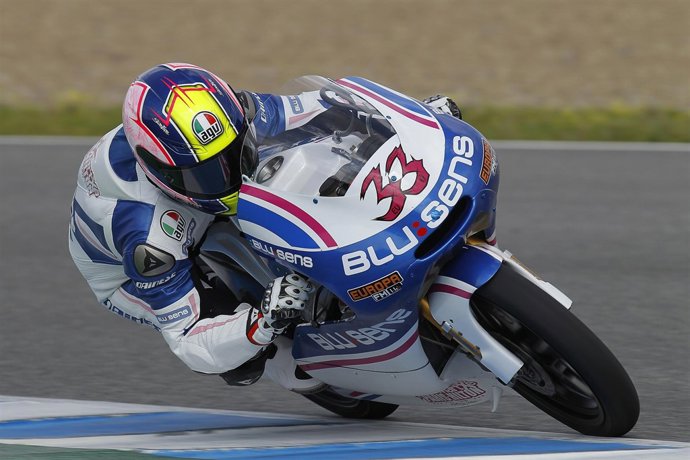 El piloto del Blusens, Sergio Gadea (Aprilia)