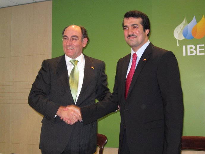 El presidente de Iberdrola, Ignacio Galán, con el CEO de Qatar Holding, Ahnad Al