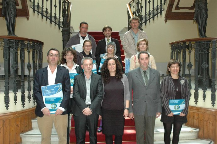 En el centro y primer fila, la delegada provincial de Medio Ambiente de la Junta