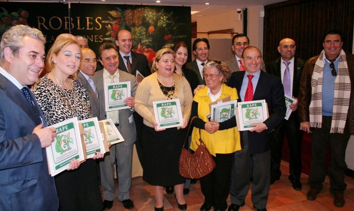 La consejera de Agricultura y Pesca, Clara Aguilera, participa en la entrega de 