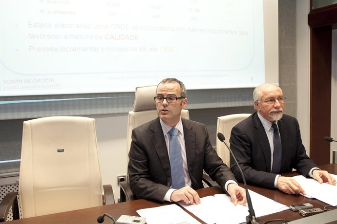 O conselleiro de Educación e Ordenación Universitaria, Xesús Vázquez Abad, e o d