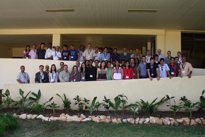 Investigadores de la Universidad de Zaragoza participan en un congreso sobre Fís