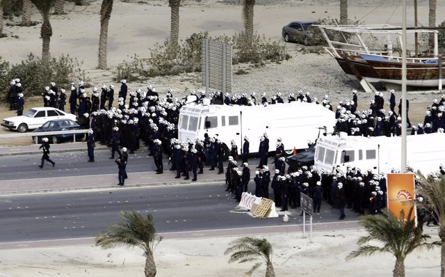 Ejército desaloja a los manifestantes en Bahréin