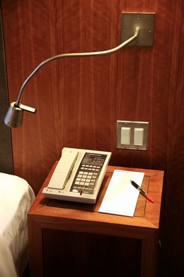 Teléfono de una habitación de hotel