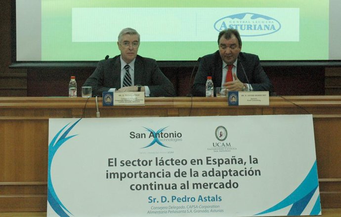 De izquierda a derecha, el consejero Delegado de CAPSA-Corporación Alimentaria P