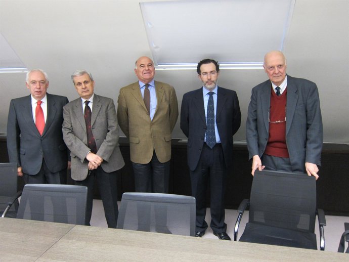 Juan Ignacio Peinado, segundo por la derecha, de Ibernem, los minoritarios de Ib