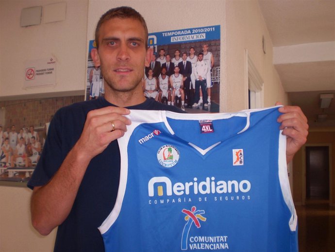 El pívot del Meridiano Alicante, Iñaki de Miguel