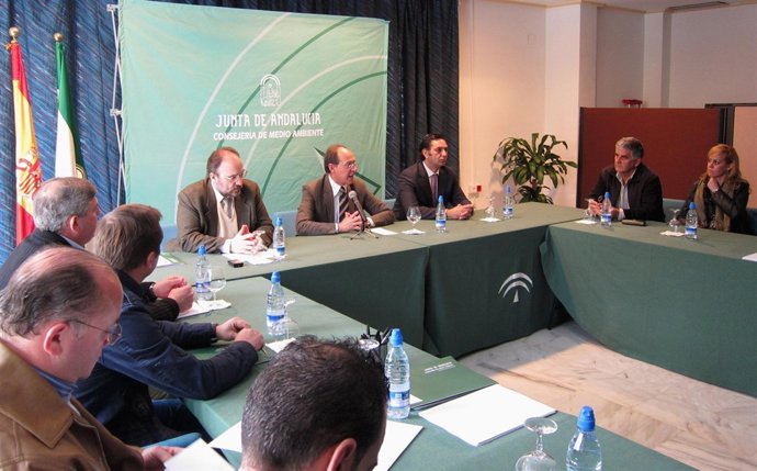 Díaz Trillo inaugurando la jornada sobre la calidad del aire en Sevilla este jue