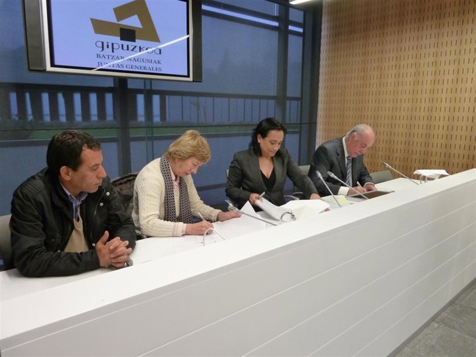 Representantes de Juntas de Gipuzkoa y Cruz Roja