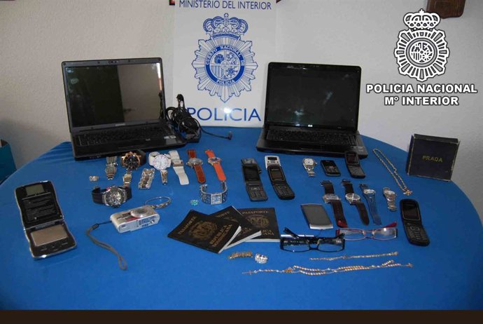 Objetos incautados en la operación