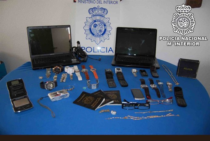 Objetos incautados en la operación