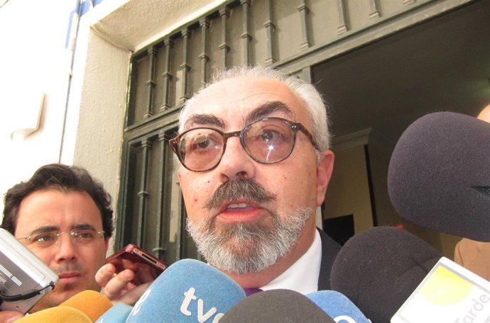 El letrado de Rosa del Valle, Manuel Domínguez, en declaraciones a los periodist