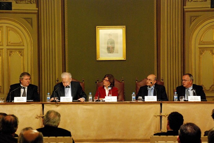 La Consellera Pilar Fernández Bozal