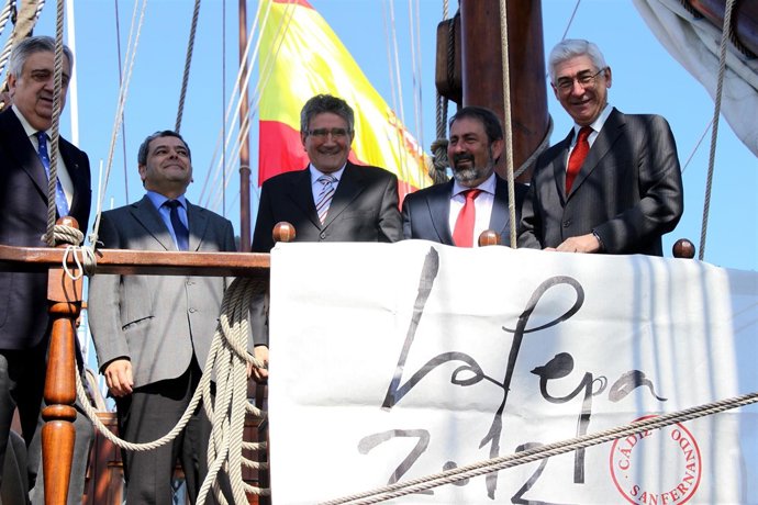 El presidente del Consorcio del Bicentenario, Luis Pizarro, y el presidente de l