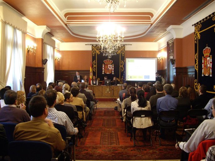 MÁS DE 100 SOLICITANTES PARTICIPAN EN EL ENCUENTRO PARA EL FOMENTO DEL USO DE LA