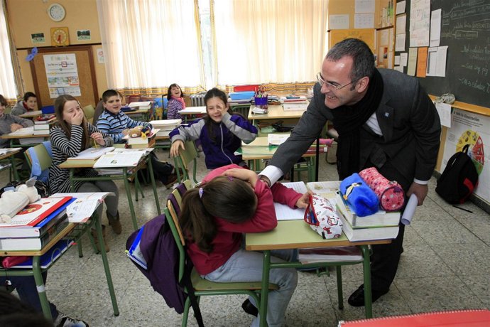 Fotos De: EDUCACIÓN INVESTIRÁ PRETO DE 350.000 EUROS NAS OBRAS DE REPARACIÓN DO 