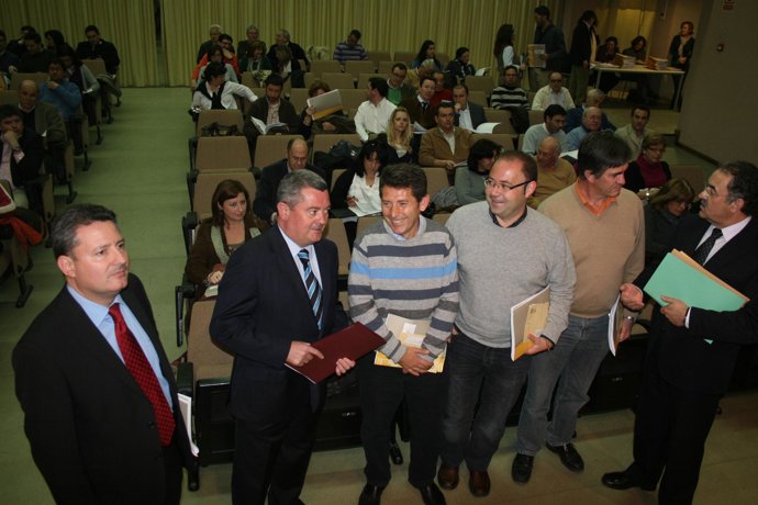 Ruiz (segundo por la izda.) en el acto de presentación del Profea 2011