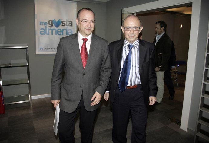 El alcalde de Almería, Luis Rogelio Rodríguez Comendador (PP) y el coordinador n