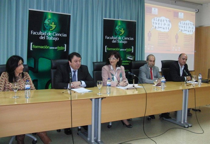 El delegado de Empleo en Huelva, Eduardo Muñoz, en la inauguración del curso Tít