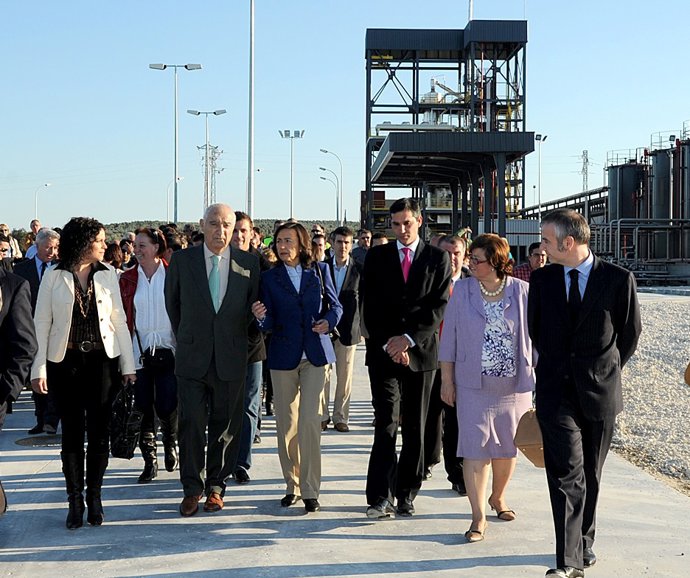 Aguilar en la visita a la planta.