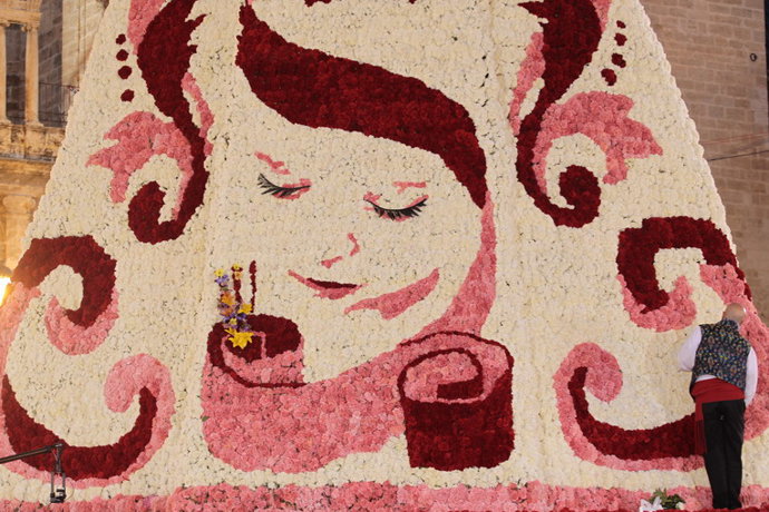 Manto de la virgen de los desamparados