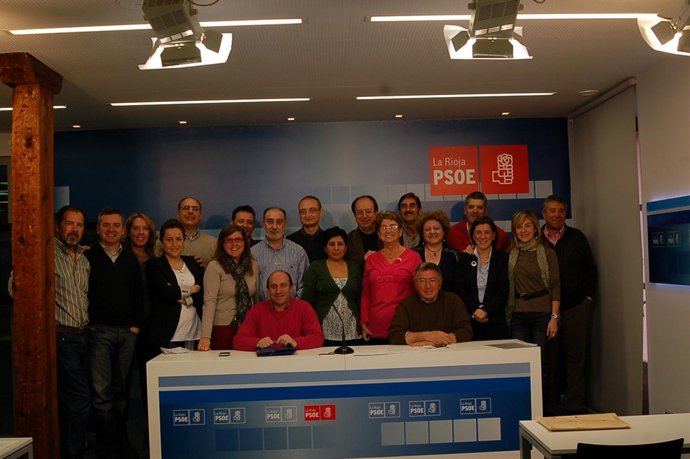 Nota Y Fotografía De La Reunión De La Lista Municipal Del PSOE